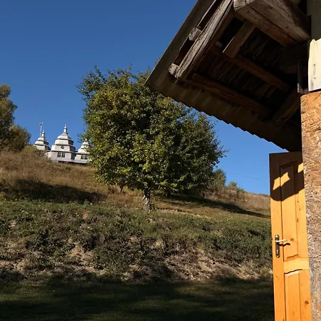 Будинок відпочинку поза зоною , Carpathian Mountain House *