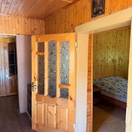 поза зоною , Carpathian Mountain House *
